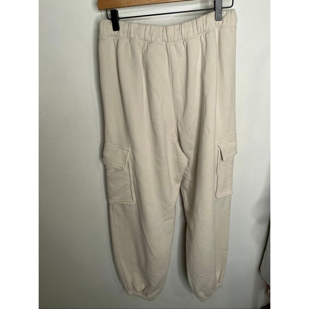 Abercrombie & Fitch Cargo Sweatpants | Medium in Cream - Picture 3 of 6